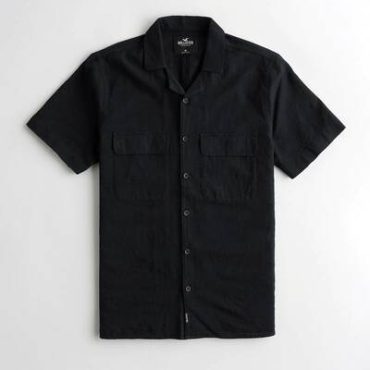Camisa negra Hollister con bolsillos delante