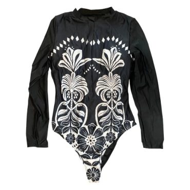 Traje de baño entero manga larga negro flores blancas